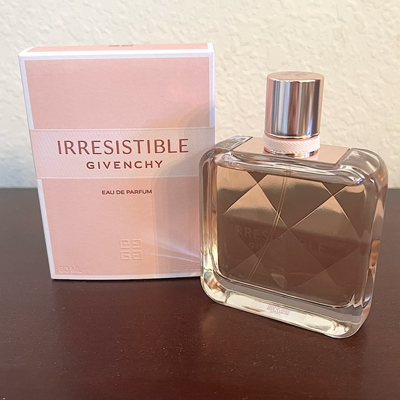 Givenchy Irresistible Eau de Parfum 2.7 oz. - Picture 5 of 7